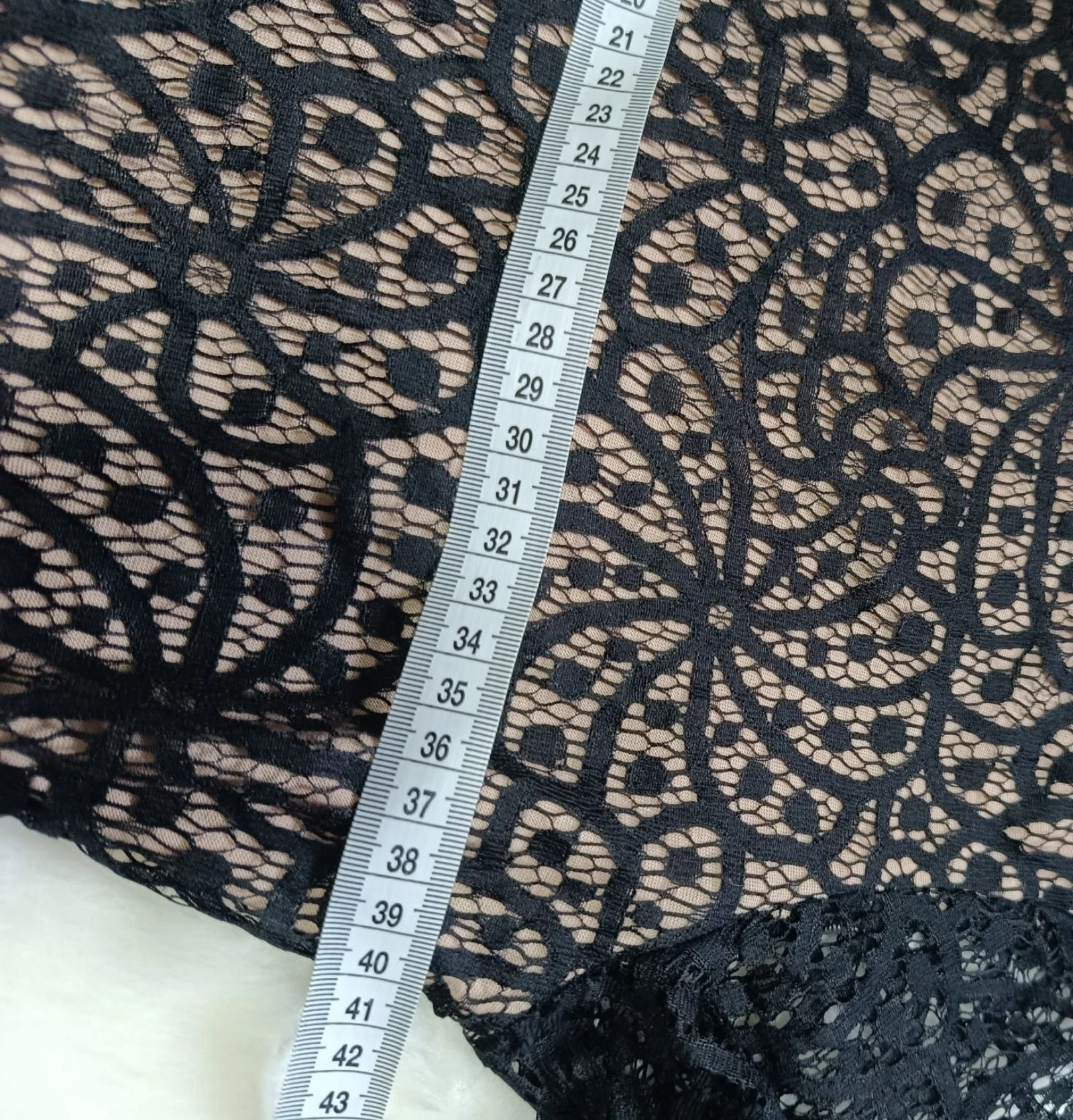 vestido Mango suit de renda preto - robe em dentelle noire – photo 9